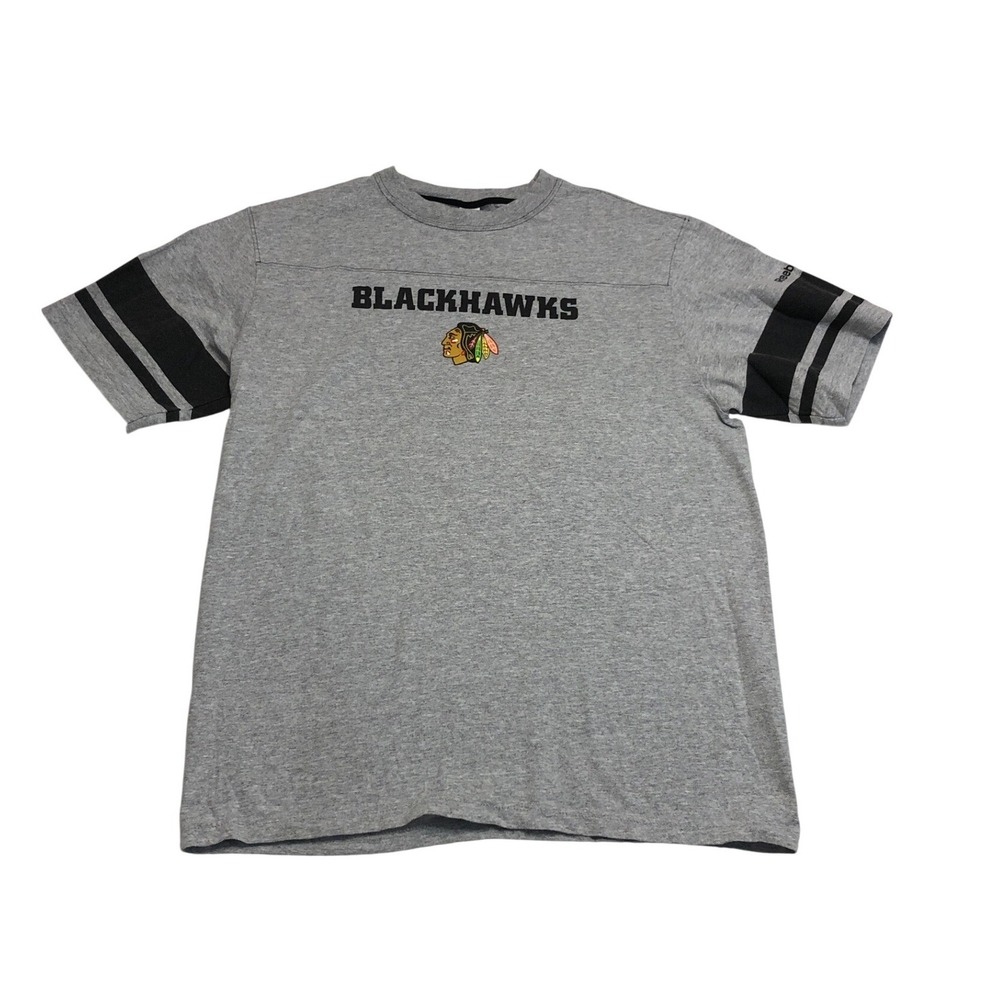 Reebok Chicago Blackhawks NHL Mens Gray Graphic T-Shirt Size M Hockey Sportswear